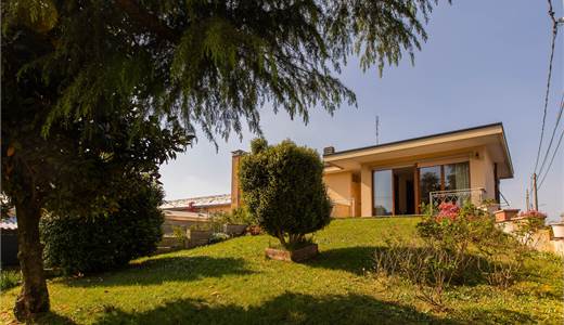 Villa Singola con Ampio Giardino