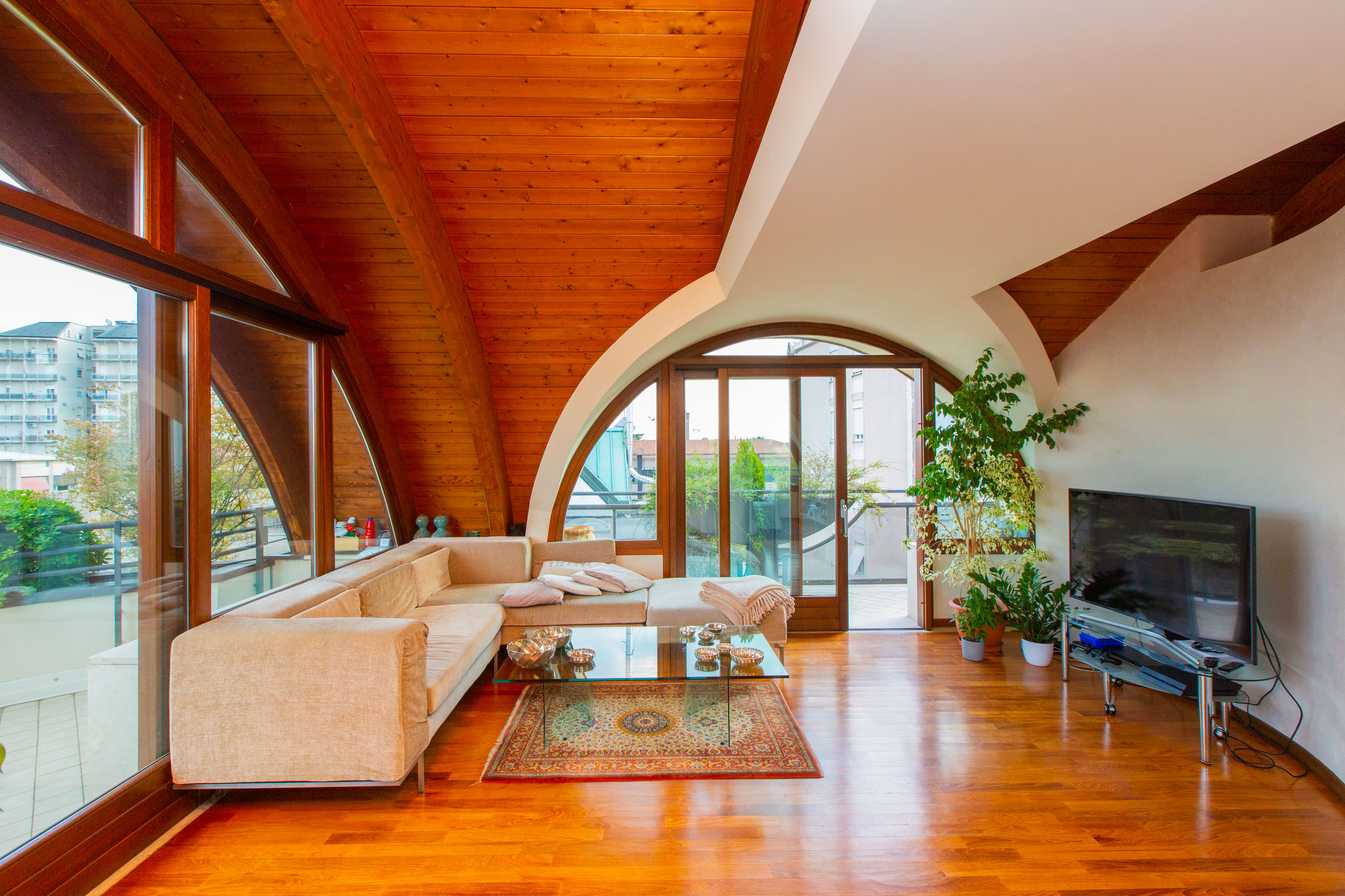 SPLENDIDO ATTICO SU DUE PIANI CON BOX