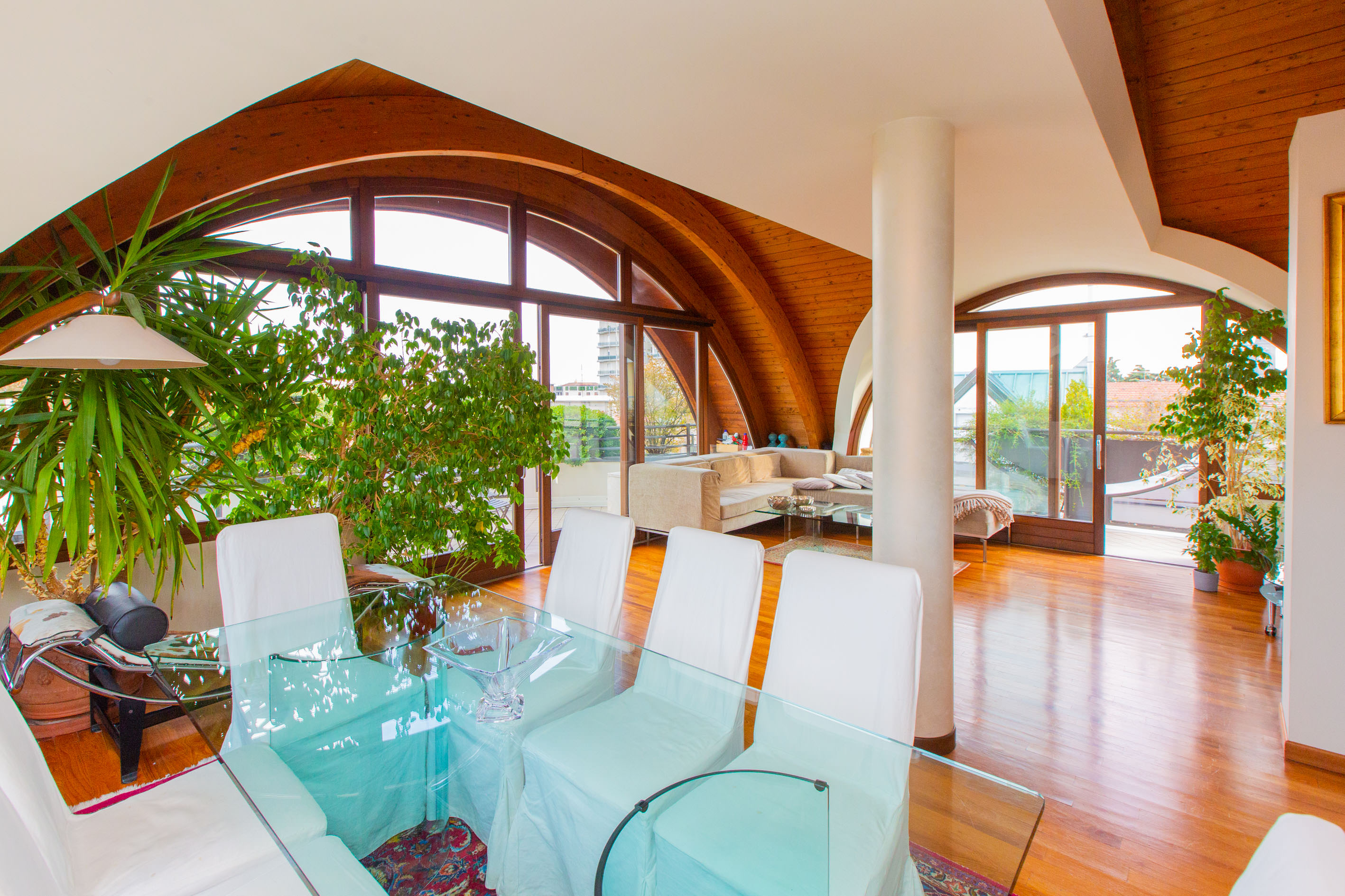 SPLENDIDO ATTICO SU DUE PIANI CON BOX