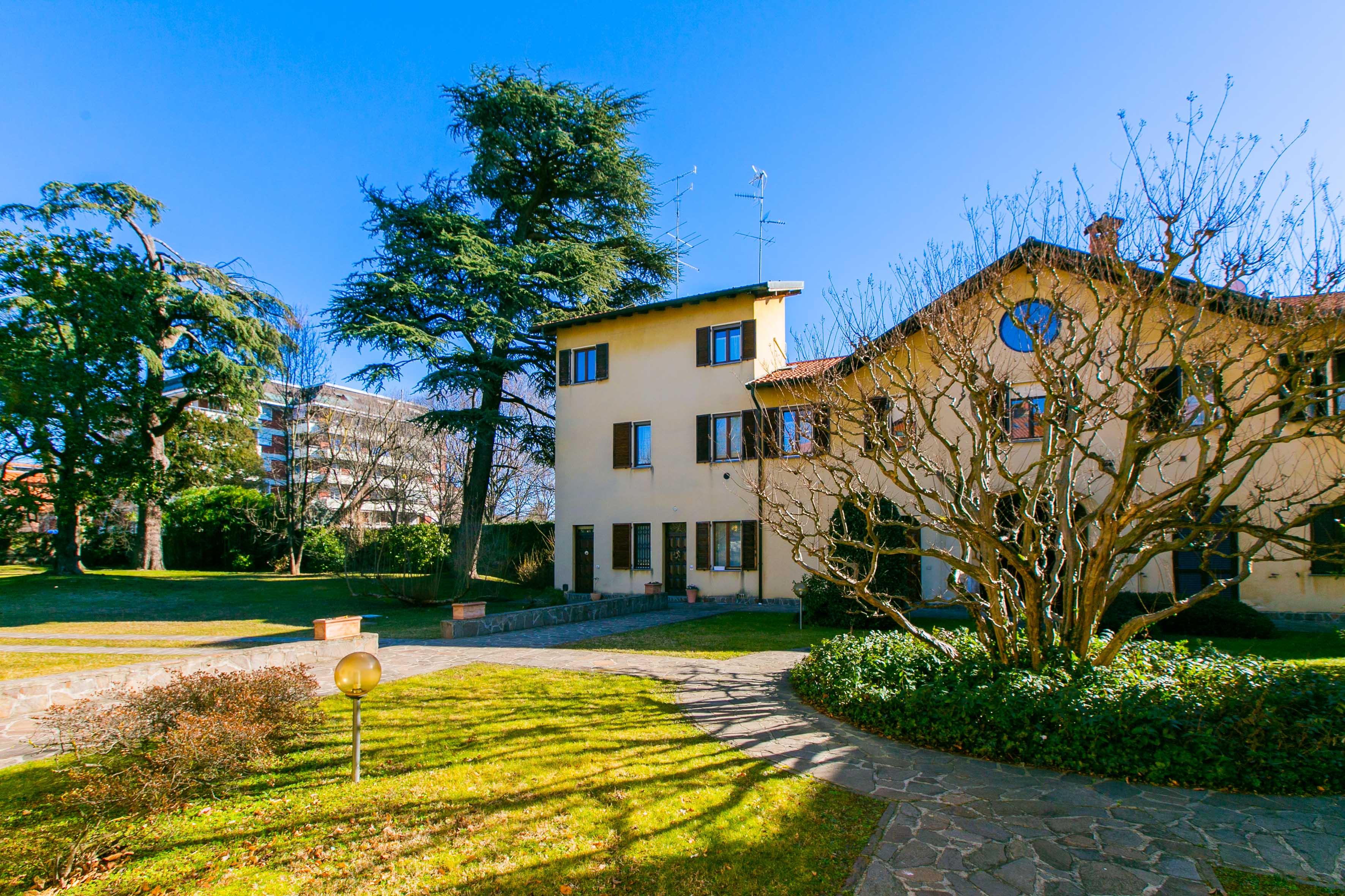 Appartamento in Villa a Castellanza