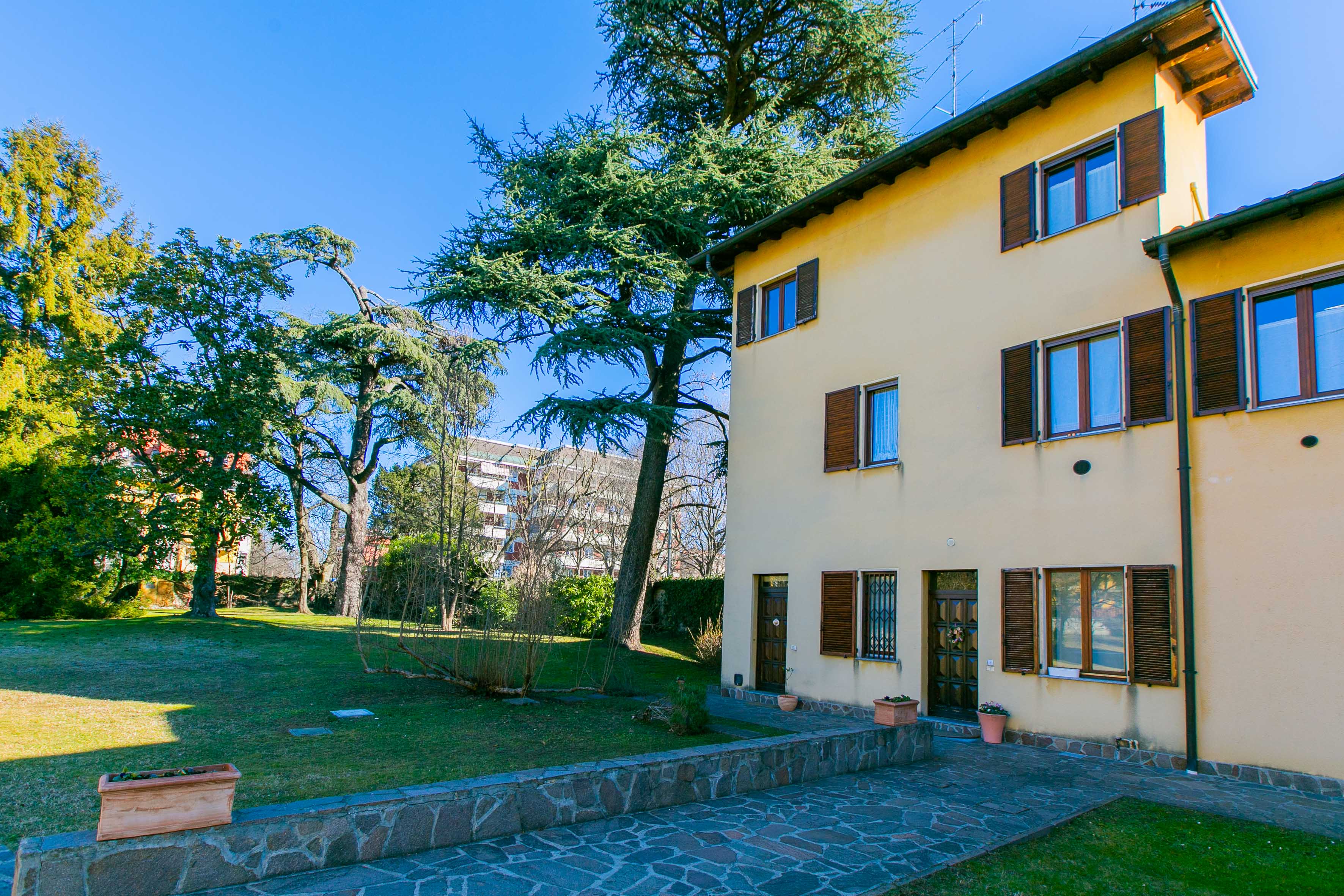 Appartamento in Villa a Castellanza